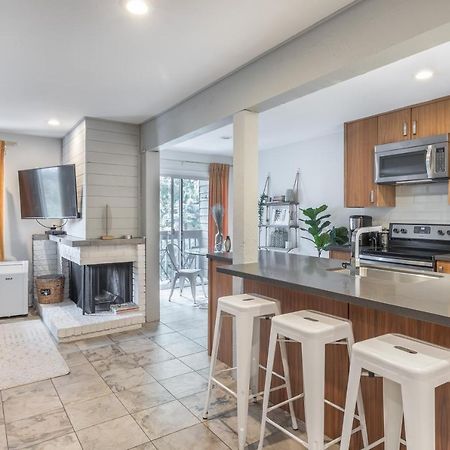 Updated Whistler Creek Studio With Parking Esterno foto