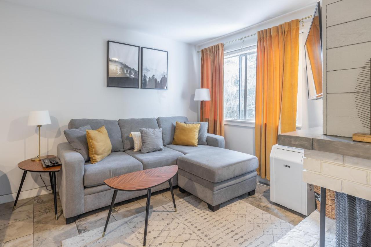 Updated Whistler Creek Studio With Parking Esterno foto