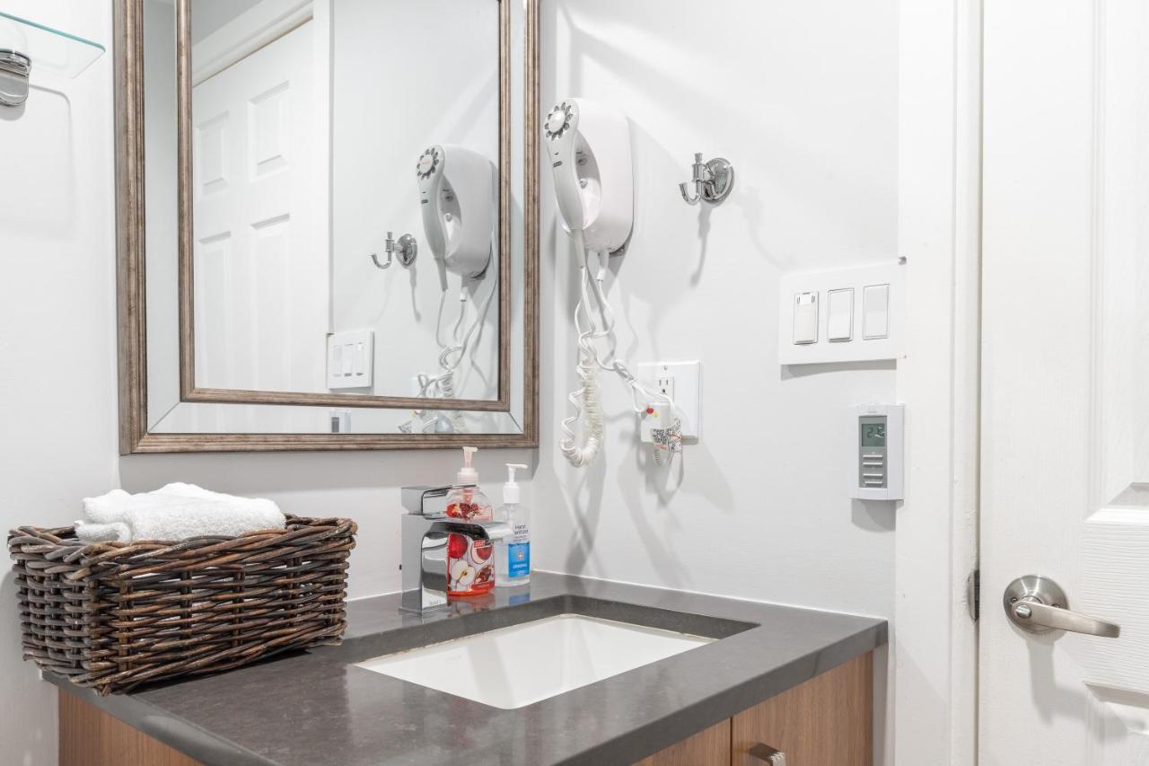 Updated Whistler Creek Studio With Parking Esterno foto